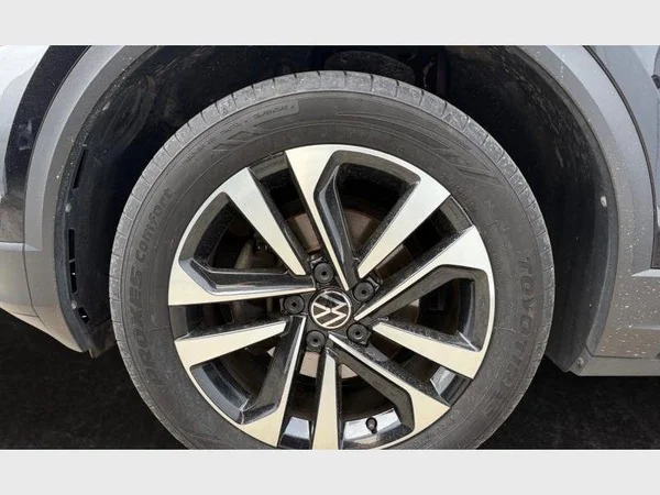 Volkswagen T-Roc (2021) — foto 22 van 23