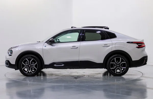 Citroen E-C4 X (2023) — foto 12 van 50