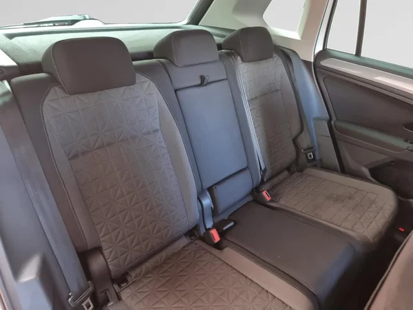 VOLKSWAGEN Tiguan (2022) — foto 10 van 22