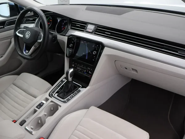 Volkswagen Passat (2023) — foto 23 van 29