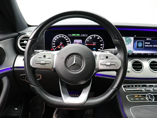 Mercedes-Benz E-Klasse (2020) — foto 15 van 32