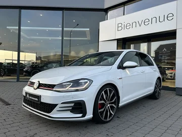 Volkswagen Golf 034120b4-fed6-420b-ae90-d2eda3924943