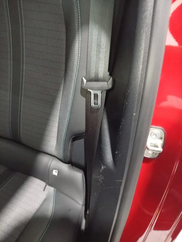 Peugeot E-208 (2022) — foto 35 van 99