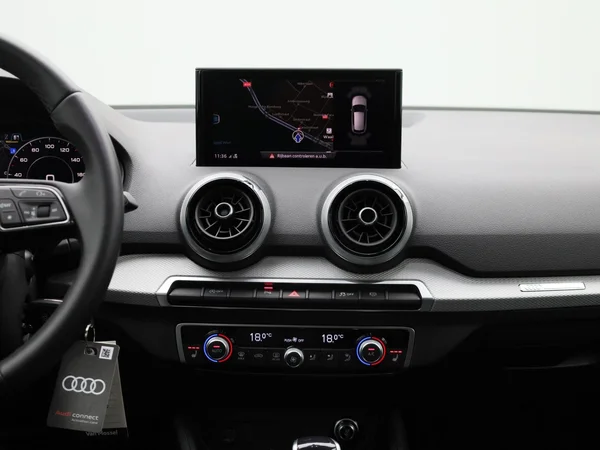Audi Q2 (2023) — foto 41 van 41