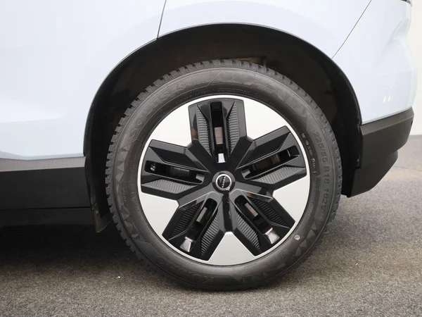 Volvo EX30 (2024) — foto 5 van 38