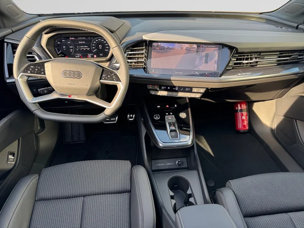 AUDI Q4 Sportback e-tron (2025) — foto 7 van 24