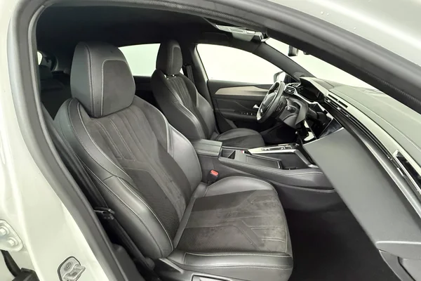 Peugeot 308 (2023) — foto 8 van 28