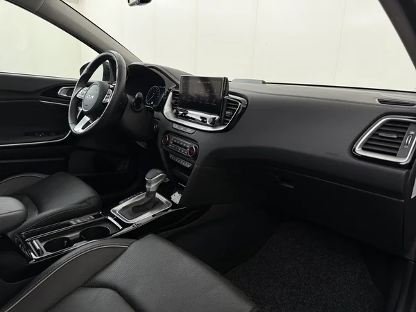 KIA XCeed (2022) — foto 3 van 32