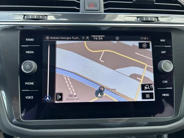 VOLKSWAGEN Tiguan (2022) — foto 11 van 32
