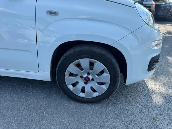 FIAT Panda (2015) — foto 2 van 24