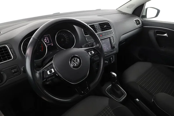 Volkswagen Polo (2016) — foto 2 van 16