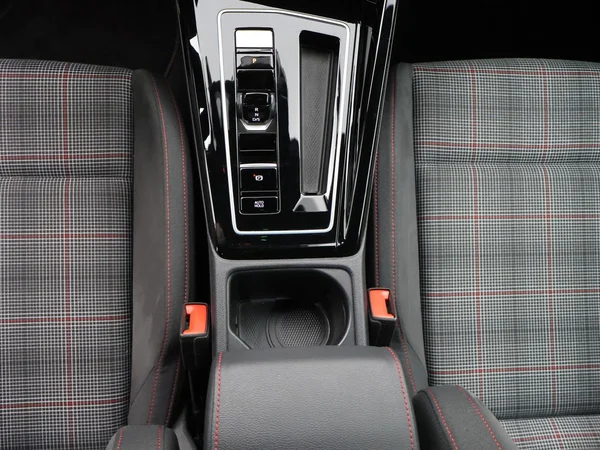 VOLKSWAGEN Golf VIII GTI (2024) — foto 14 van 25