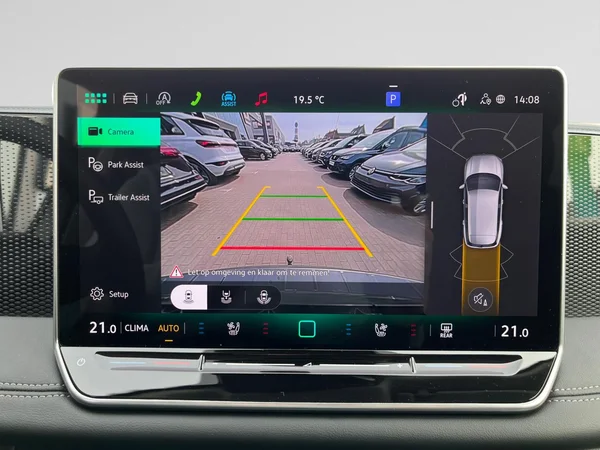 VOLKSWAGEN Tiguan (2024) — foto 18 van 22