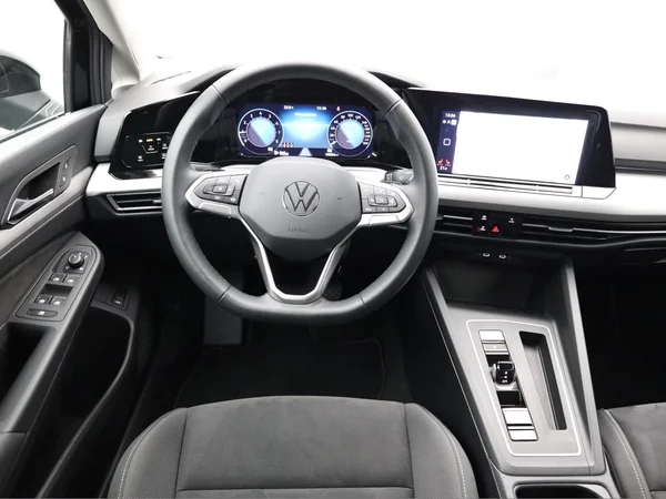 VOLKSWAGEN Golf VIII SW (2024) — foto 20 van 21