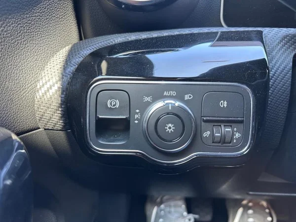 MERCEDES-BENZ A-Class (W177) (2019) — foto 17 van 25