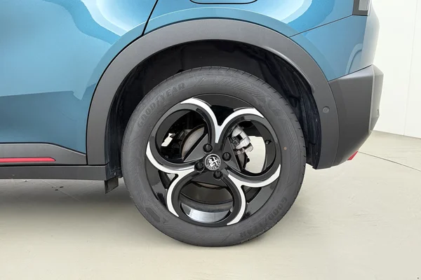 Alfa Romeo Junior (2025) — foto 15 van 18
