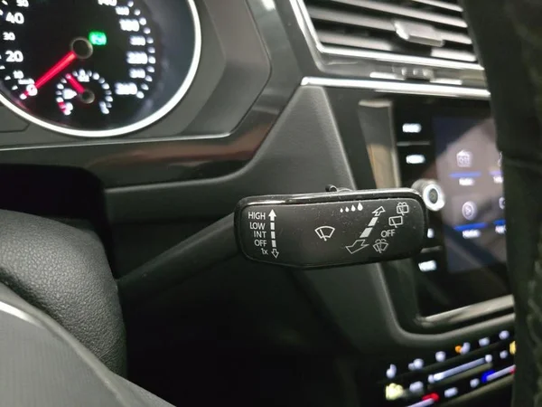 VOLKSWAGEN Tiguan Dsl (2021) — foto 9 van 32