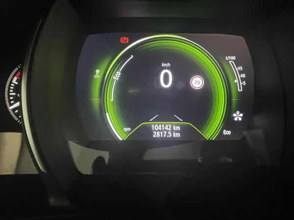 Renault Mégane Grand Tour (2018) — foto 8 van 24