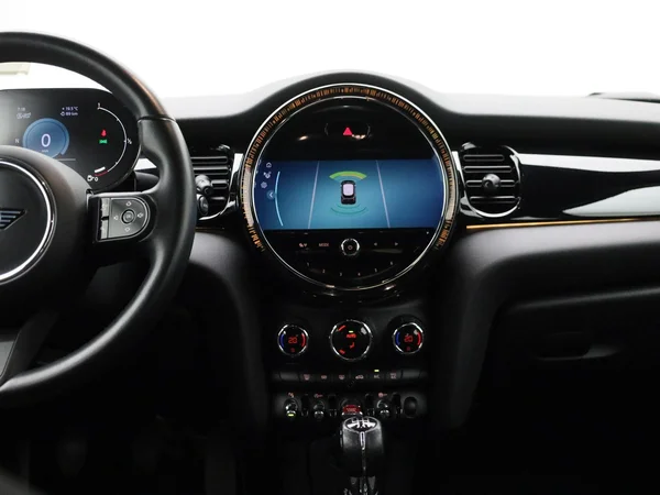 MINI One (2022) — foto 37 van 37