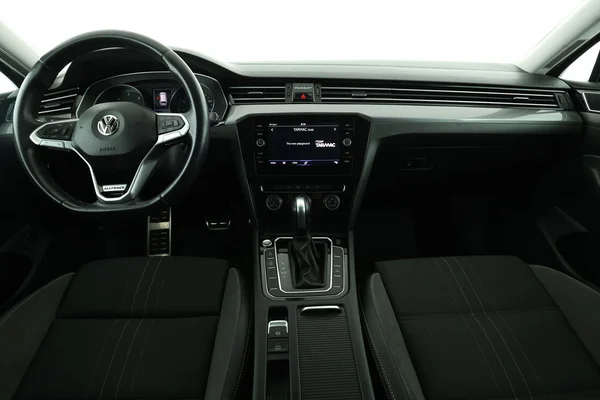Volkswagen Passat Alltrack (2019) — foto 3 van 16