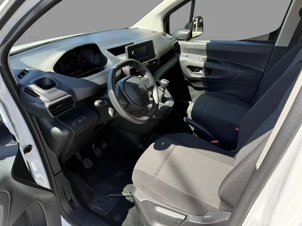 Peugeot Partner (2024) — foto 12 van 15