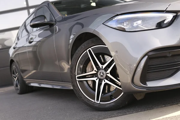 Mercedes-Benz C-Klasse (2024) — foto 12 van 34