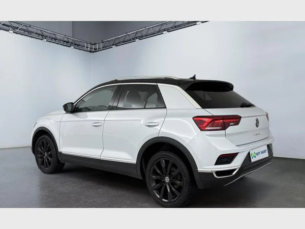 Volkswagen T-Roc (2021) — foto 21 van 24