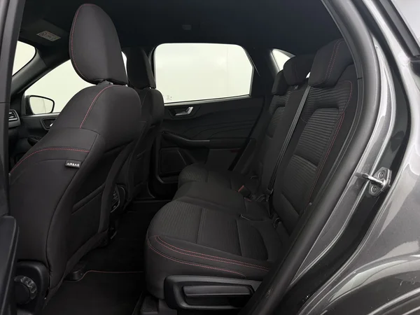 FORD Kuga (2023) — foto 5 van 30