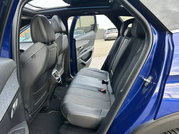 Peugeot 3008 (2018) — foto 8 van 22