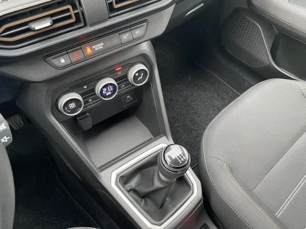 Dacia Sandero Stepway (2023) — foto 2 van 22