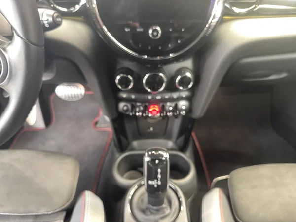 MINI Mini (F56 LCI II) (2022) — foto 14 van 20
