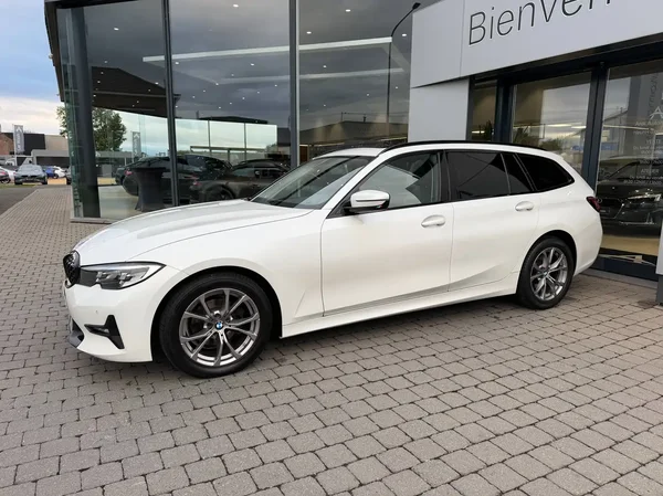 Bmw 318 (2021) — foto 15 van 26