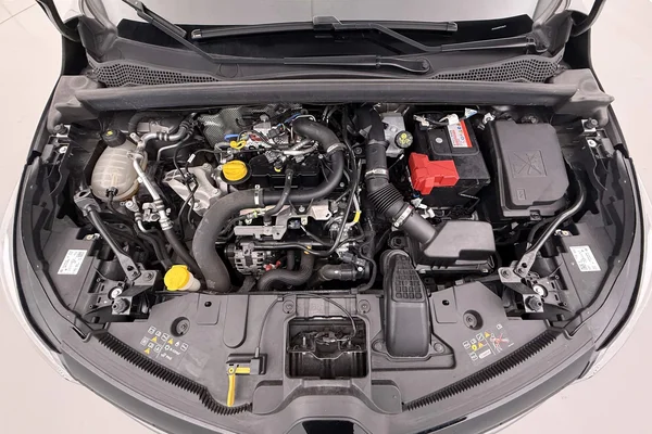 Renault Captur (2021) — foto 2 van 28