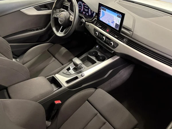 AUDI A4 Avant Dsl (2023) — foto 13 van 15