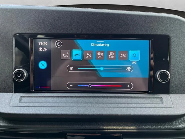 VOLKSWAGEN Caddy Maxi (2024) — foto 16 van 20