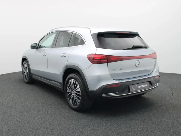 Mercedes-Benz EQA (2024) — foto 12 van 25