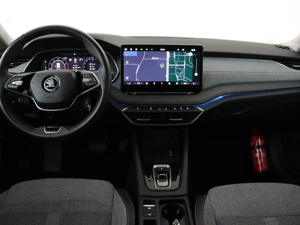 SKODA Octavia Combi (2024) — foto 16 van 19