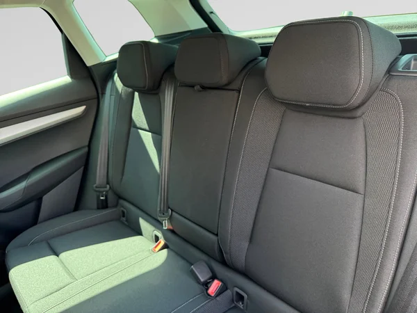 SKODA Karoq (2025) — foto 8 van 20