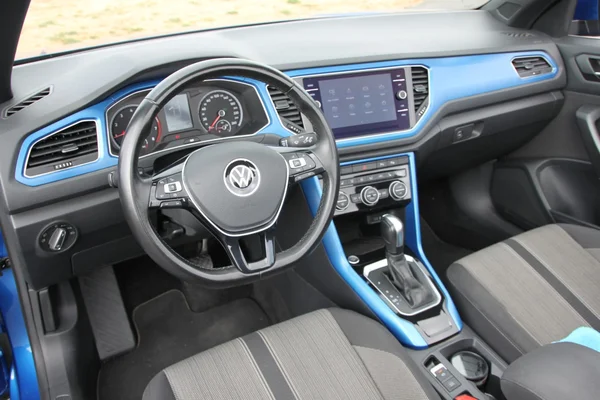 Volkswagen T-Roc (2021) — foto 4 van 39