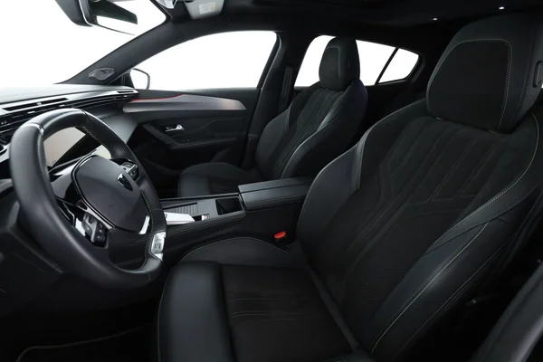 Peugeot 408 (2024) — foto 16 van 16