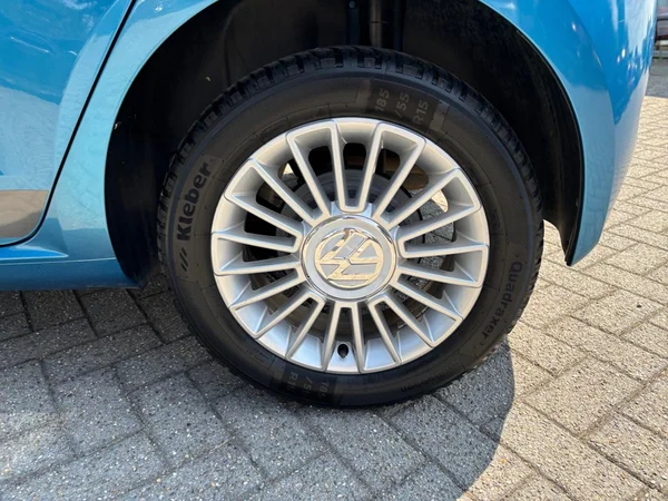 VOLKSWAGEN Up! (2018) — foto 16 van 24