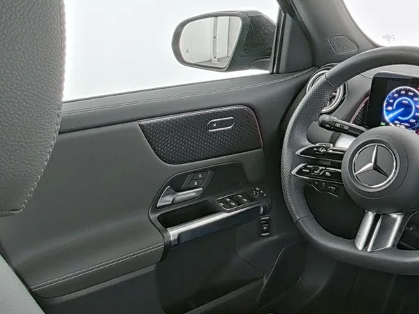 Mercedes-Benz EQB (2025) — foto 10 van 11