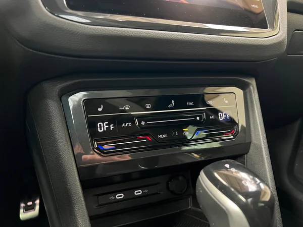 VOLKSWAGEN Tiguan (2023) — foto 4 van 20