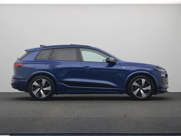 AUDI Q6 e-tron (2025) — foto 23 van 25