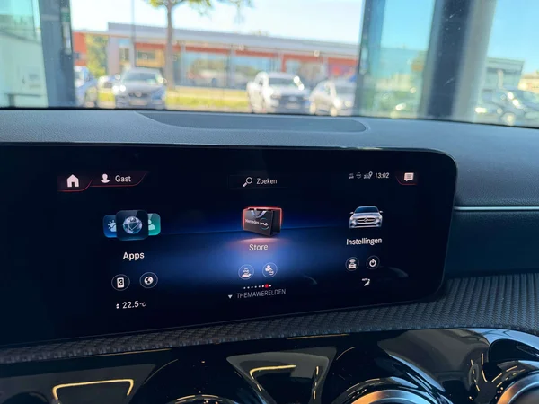 Mercedes-Benz CLA (2022) — foto 10 van 25