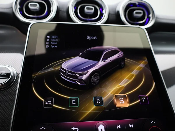 Mercedes-Benz GLC (2025) — foto 18 van 50