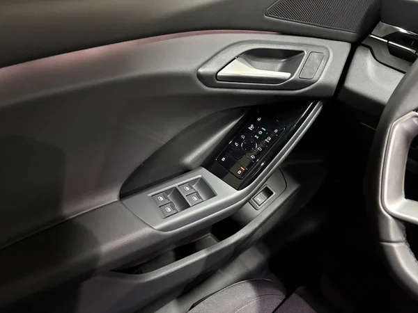 AUDI Q6 e-tron (2026) — foto 10 van 23