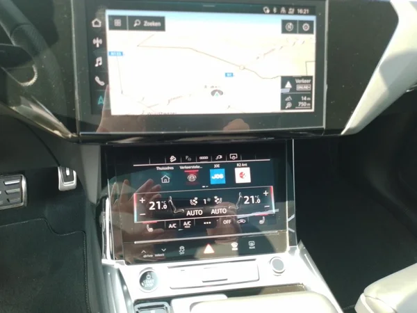 AUDI Q8 e-tron Sportback (2024) — foto 5 van 23