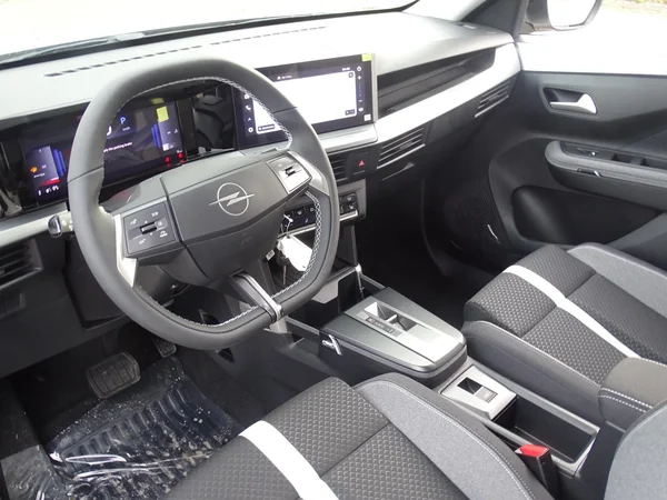 Opel Frontera (2025) — foto 6 van 27