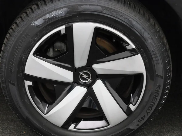 Opel Crossland (2023) — foto 4 van 39